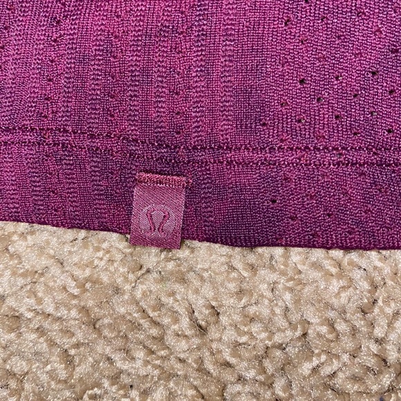 lululemon shirt - Picture 3 of 3